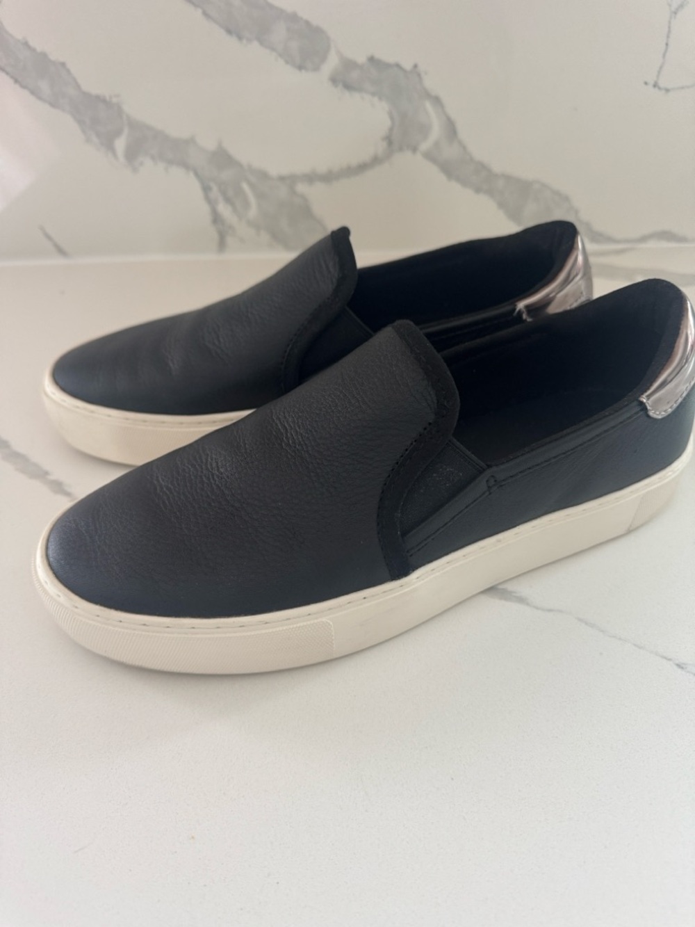 UGG Women's Cahlvan Black Slip-On Sneakers size 9.5 Lightly Worn